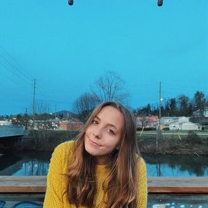 Meet your Posher, Ainsley